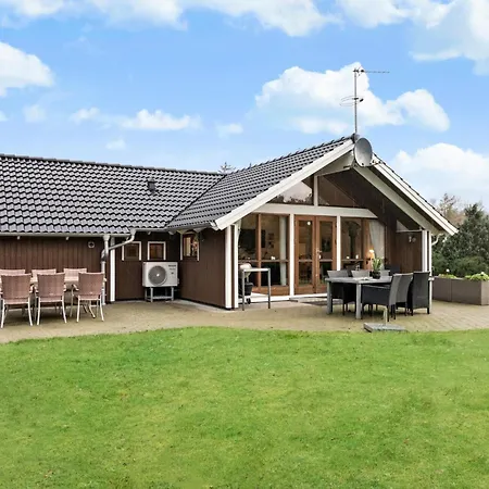 Awesome In With Kitchen Holiday home Ulfborg